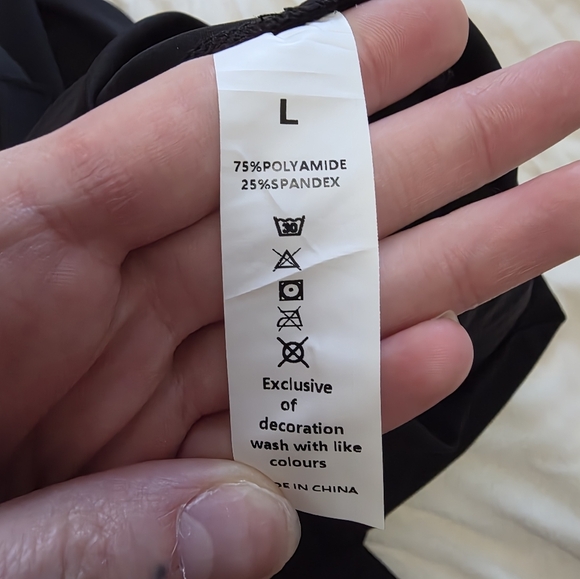 Yeoreo Hedda CoreFlex Cargo Leggings - Picture 9 of 9